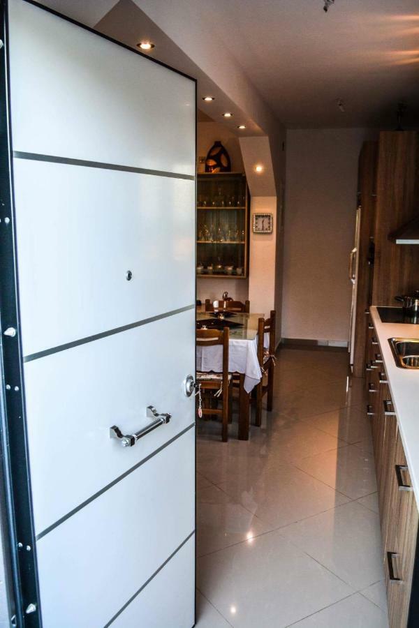 Sofia'S Seaview Villa Near Airport And Beach Артеміда Екстер'єр фото